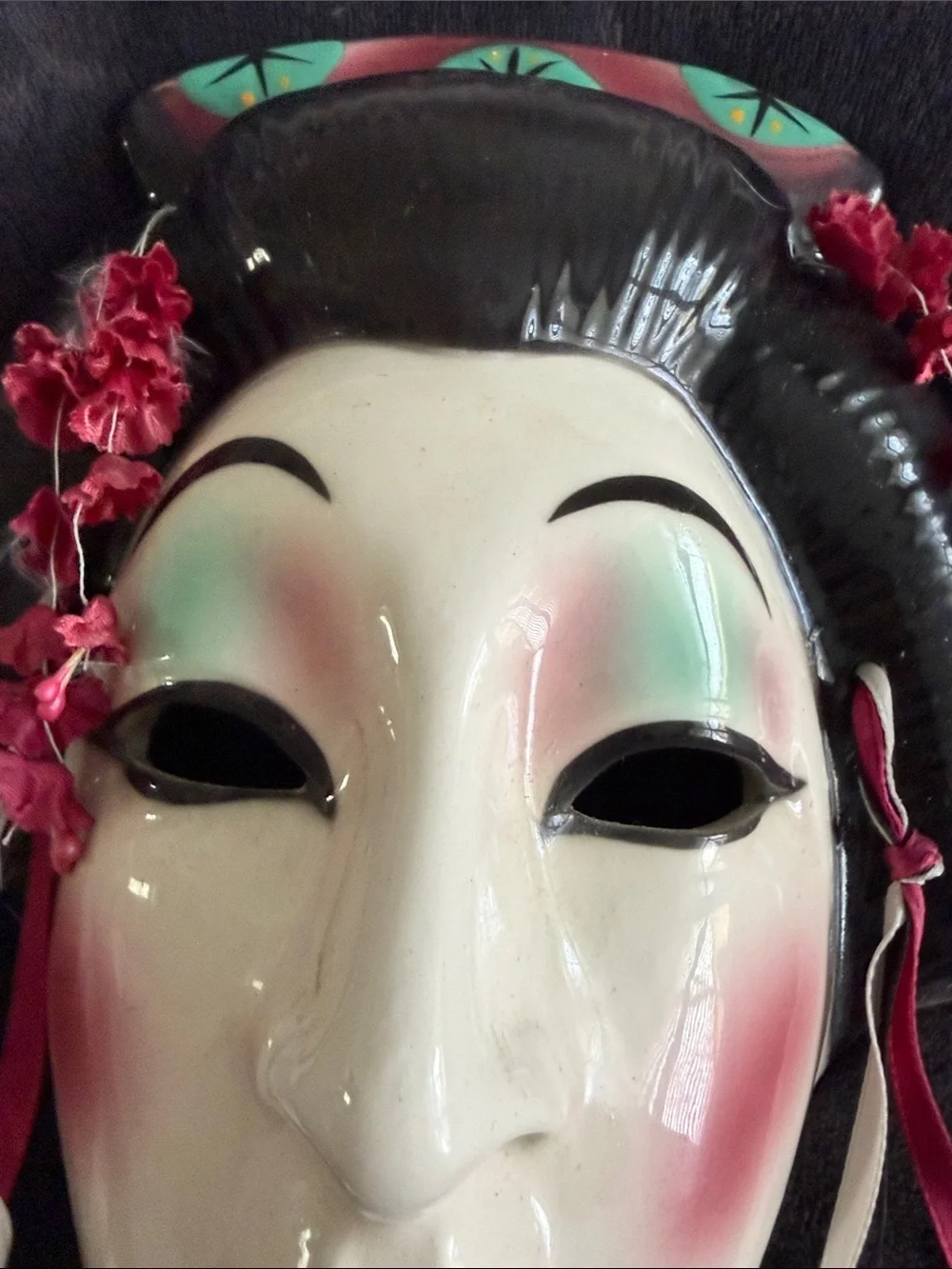 Vintage Decorative Geisha Wall Mask in Cream and Pink